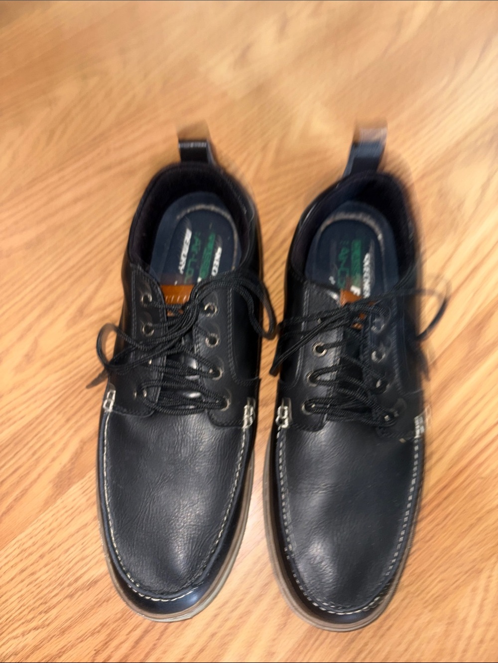Men’s Leather Sketcher Shoes